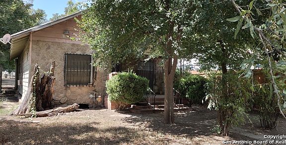 2nd image of 3115 S Flores St