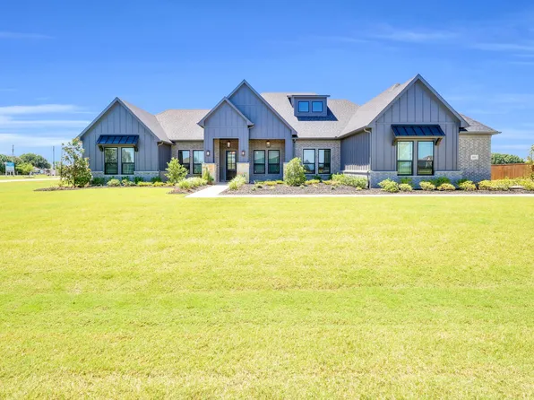 111 Muscogee Dr, Waxahachie, TX 75165