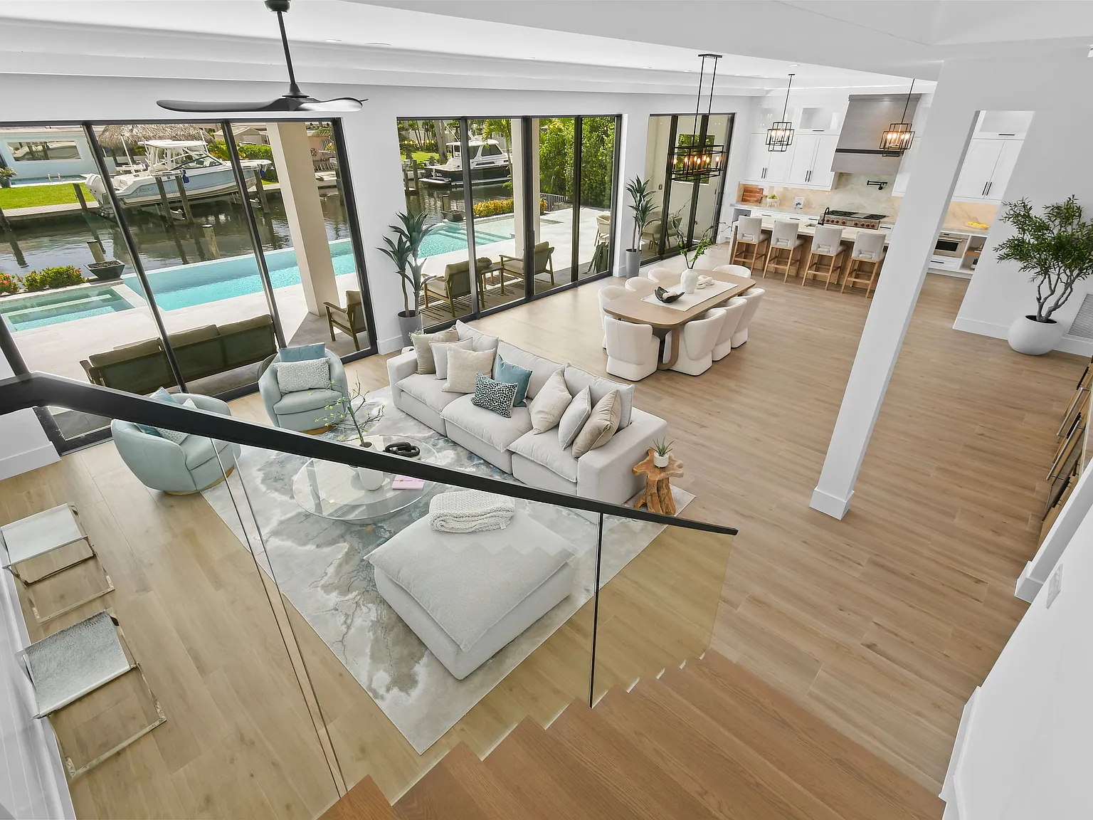 4 bed, 4725 sqft, $40,000 — Photo 4