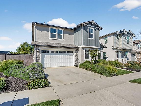 3rd image of 2719 Alcove Way