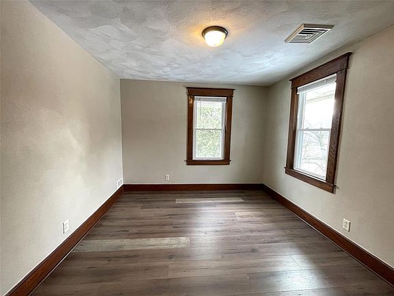 5th image of 405 Winans Ave
