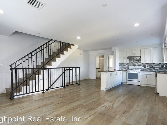 2nd image of 3525 Siskiyou St #8910243