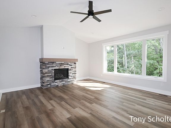 2nd image of 5080 Blendon Wds Dr #3