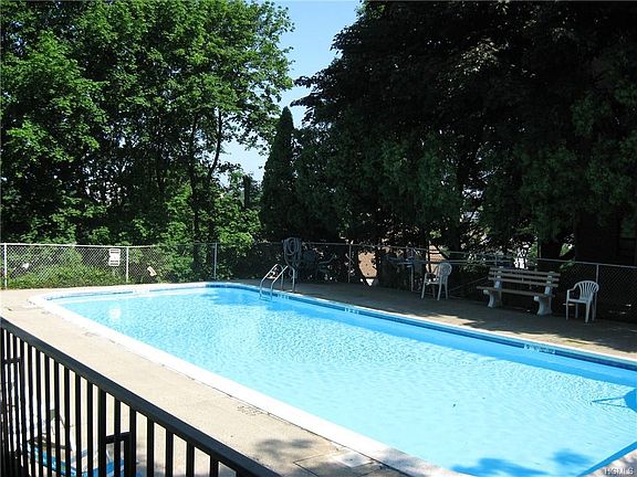 2nd image of 315 King St APT 4D