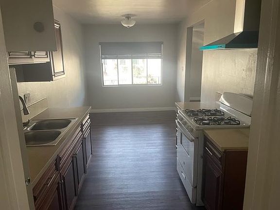 5th image of 1718 Evergreen St #3