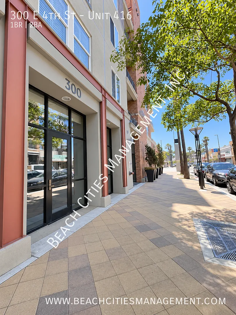 Beautiful Condo Located Downtown Long Beach — Photo 1