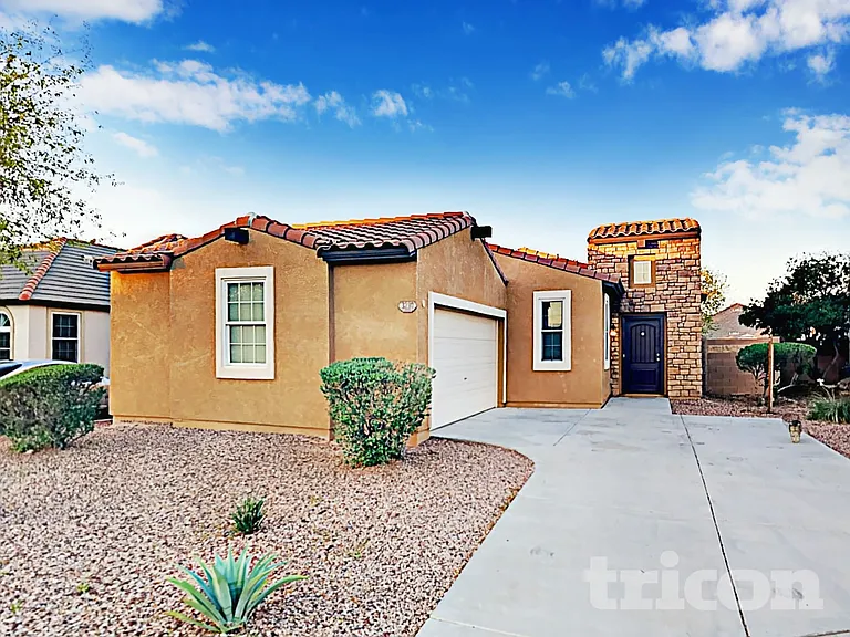 3210 N 302nd Ct — Photo 3