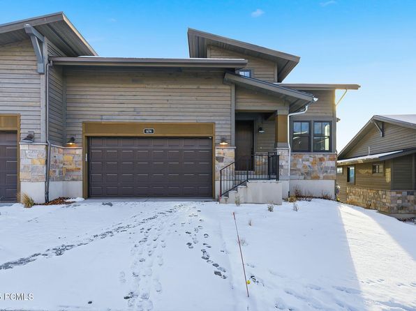 674 E Silver Hill Loop