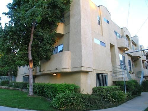 5th image of 11524 Moorpark St Unit 8