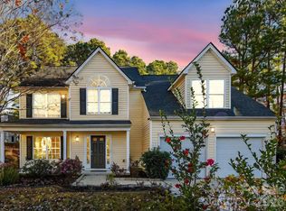 112 Jasmine Valley Ct, Holly Springs, NC 27540