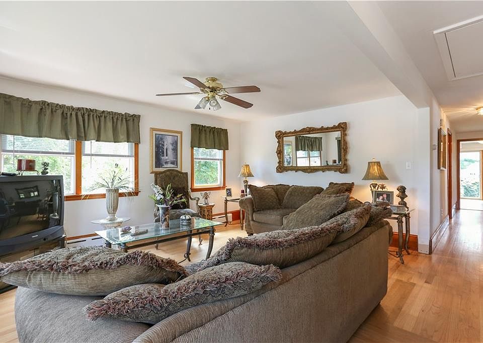 21 Walnut St Tiverton RI | Zillow