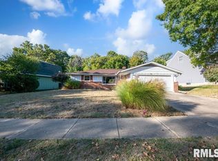 3347 W Saymore Ln, Peoria, IL 61615