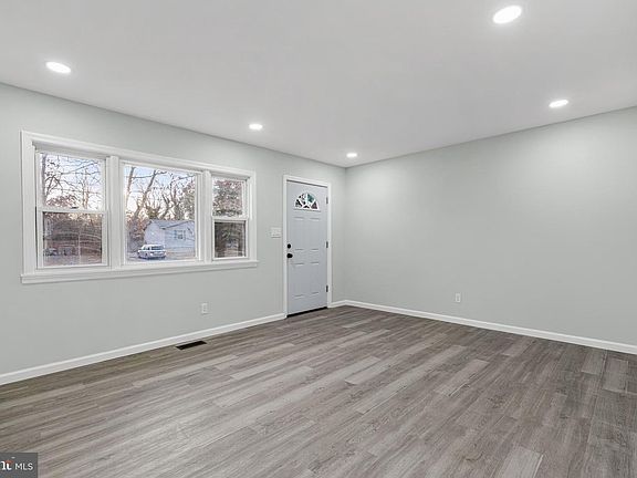 5th image of 4270 Marlyn Ave