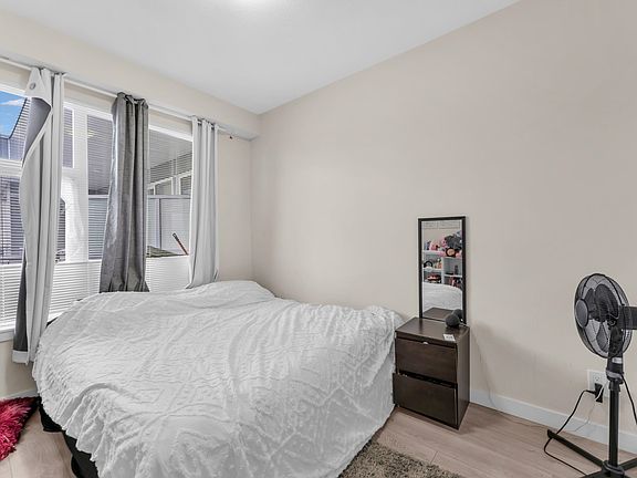 4th image of 10838 Whalley Blvd #516