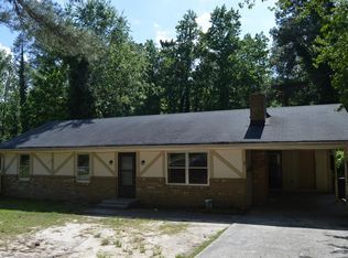927 Live Oak Ct, Lawrenceville, GA 30046