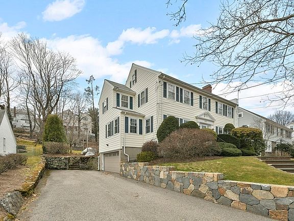 4th image of 624 Newton St