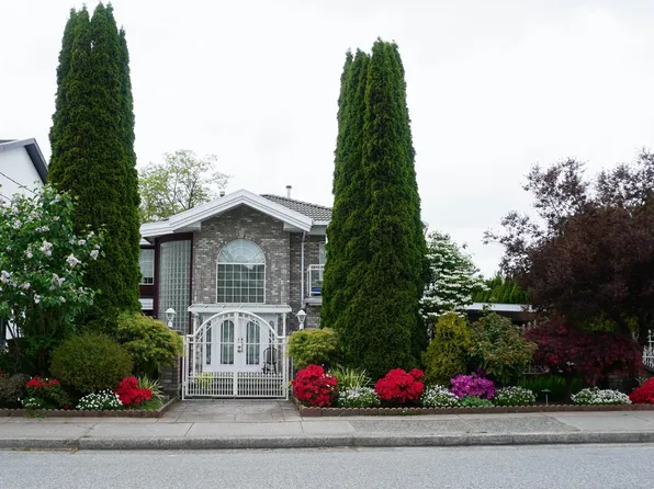 8675 Armstrong Ave, Burnaby, BC V3N 2H4