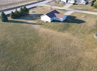 2970 Deer Run Dr, Urbana, IA 52345