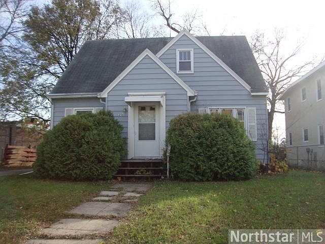 1st image of 216 E 1st St