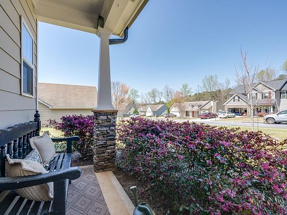 4th image of 240 Red Hawk Dr