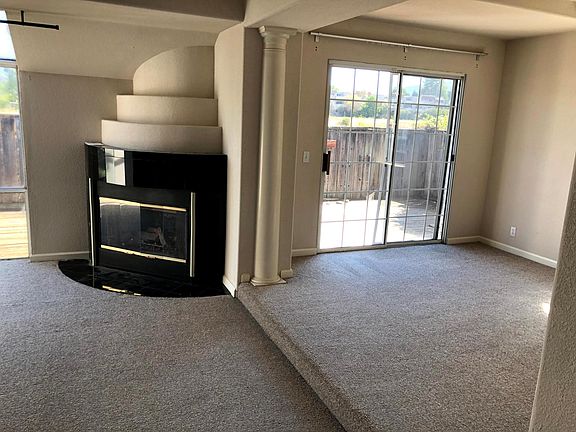 5th image of 420 W Sunnyoaks Ave