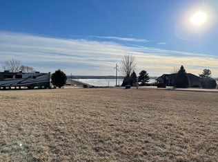 153 Scenic Dr, Yankton, SD 57078