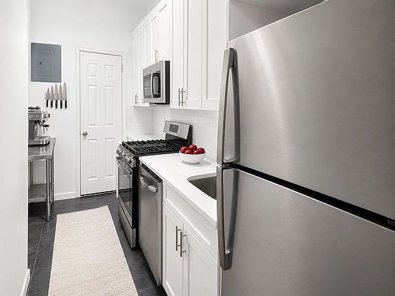 4th image of 200 W 90th St APT 10H
