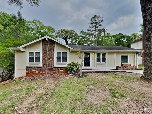 2938 Woodfield Dr, Rex, GA 30273
