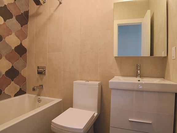 3rd image of 34 Vernon Ave APT 2