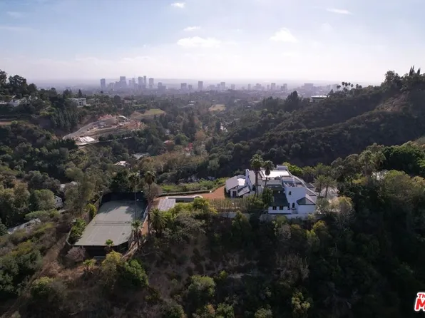 10690 Somma Way, Los Angeles, CA 90077