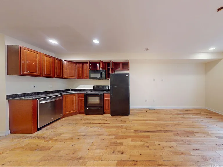 1526 N Carlisle St — Photo 14