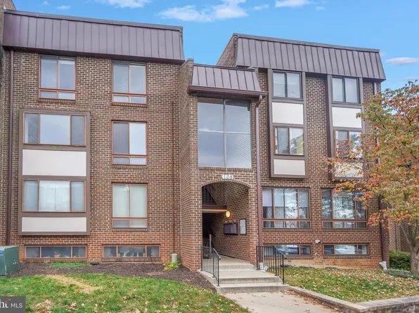 108 Roberts Ln APT 300, Alexandria, VA 22314