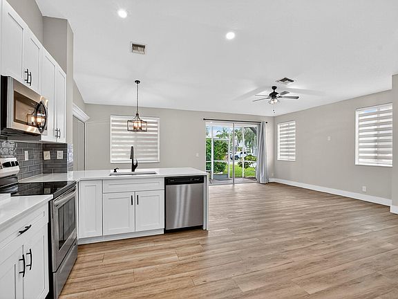 5th image of 851 NW 42nd Place