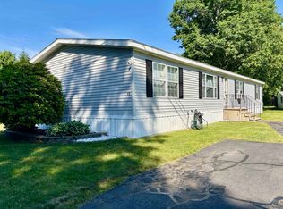 63 Oak Dr #88, North Hampton, NH 03862