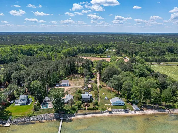 157 Dogwood Ln, Cobbs Creek, VA 23035