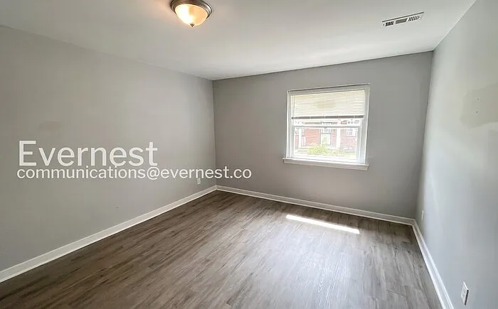 1000 4th Ave W #3 — Photo 5