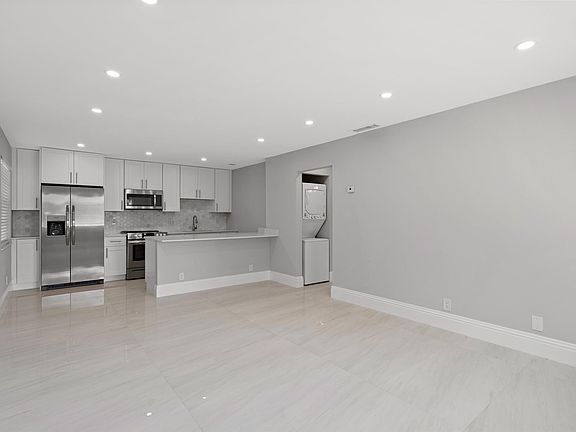 2nd image of 301 SE 12th Ave
