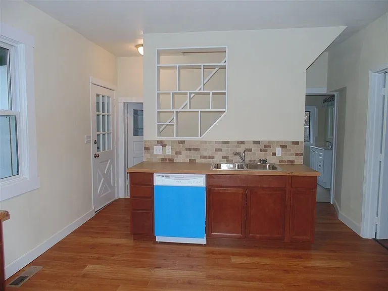 3201 W 4th Ave — Photo 5