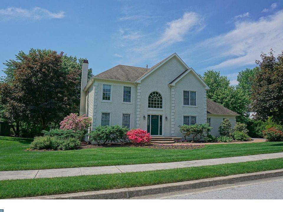 1st image of 335 Amoroso Way