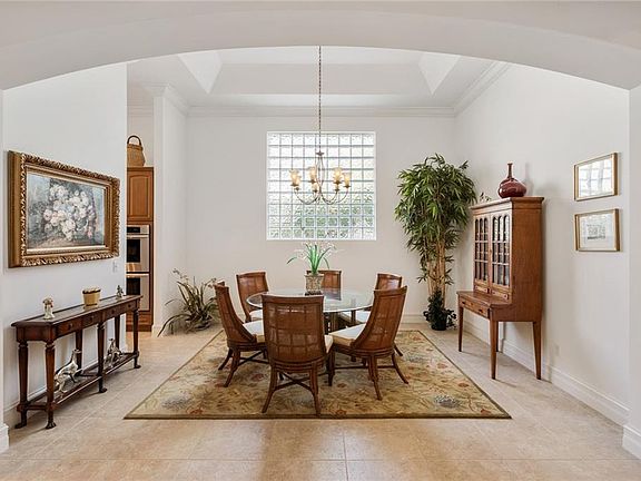 5th image of 1304 Lake Bend Ct