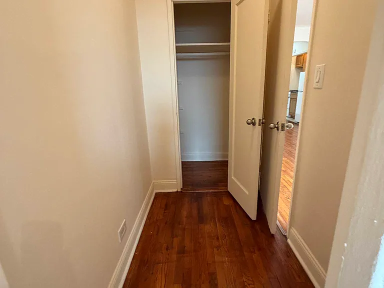 135-10 Grand Central Pkwy #408 — Photo 6
