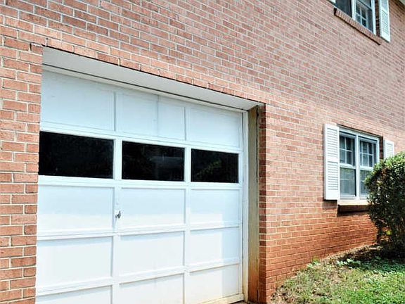 3rd image of 704 Mohawk Dr