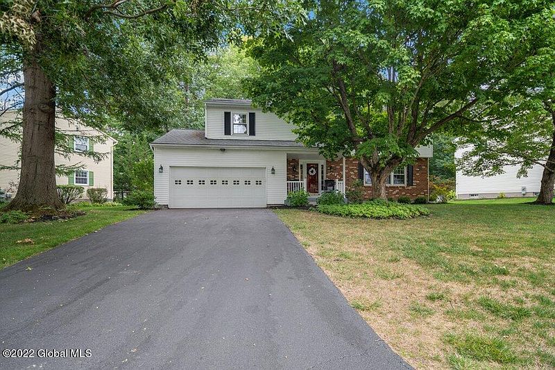 3rd image of 541 Jefferson Court