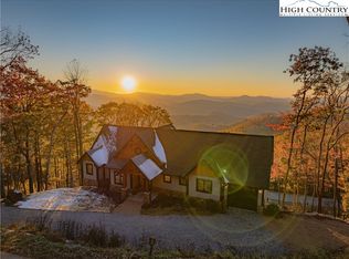 221 Bear Rock Trl, Banner Elk, NC 28604