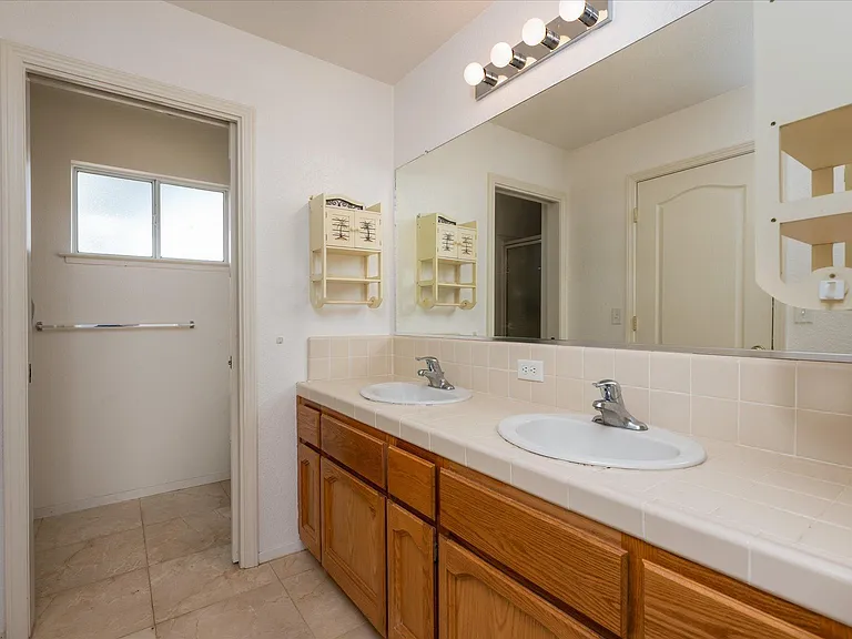 43106 Revis Cir E — Photo 17