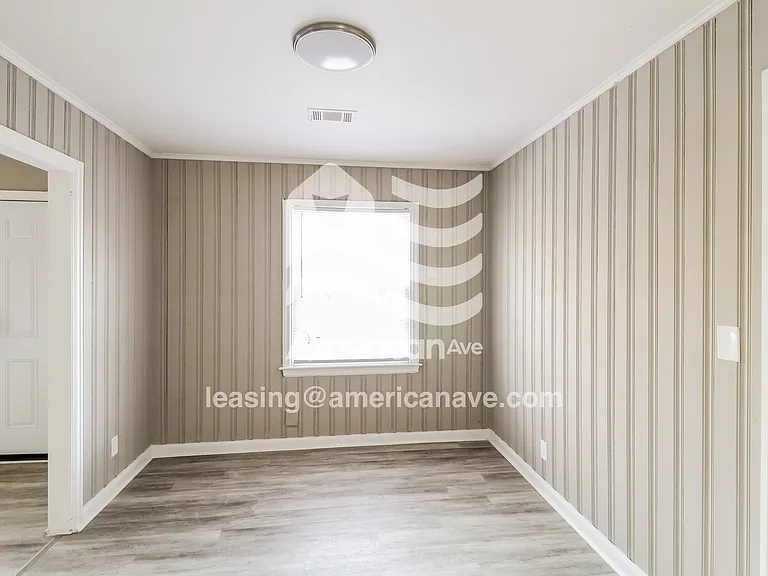 1572418_003_wm_-_dining_room_13524772.jpg