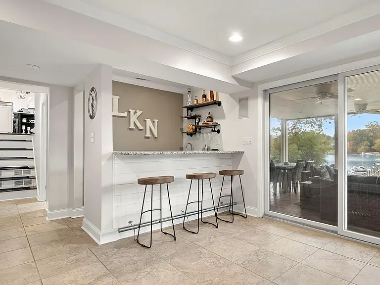 175 Woodstream Cir — Photo 15