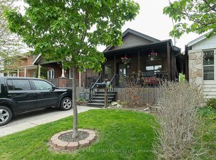 37 17th St, Toronto, ON M8V 3K2