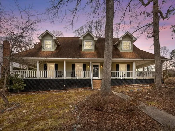 6295 Selwyck Ln, Kernersville, NC 27284