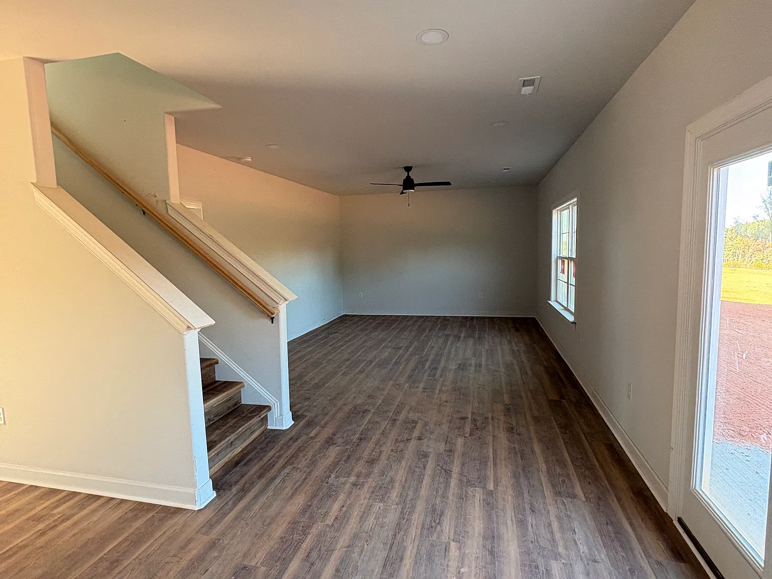 4 bed, 2.5 bath, 2105 sqft, $2,100 — Photo 2